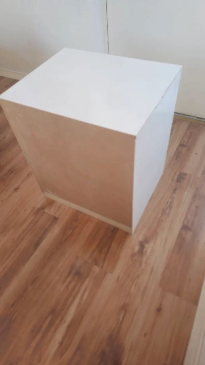 Vendo cômoda