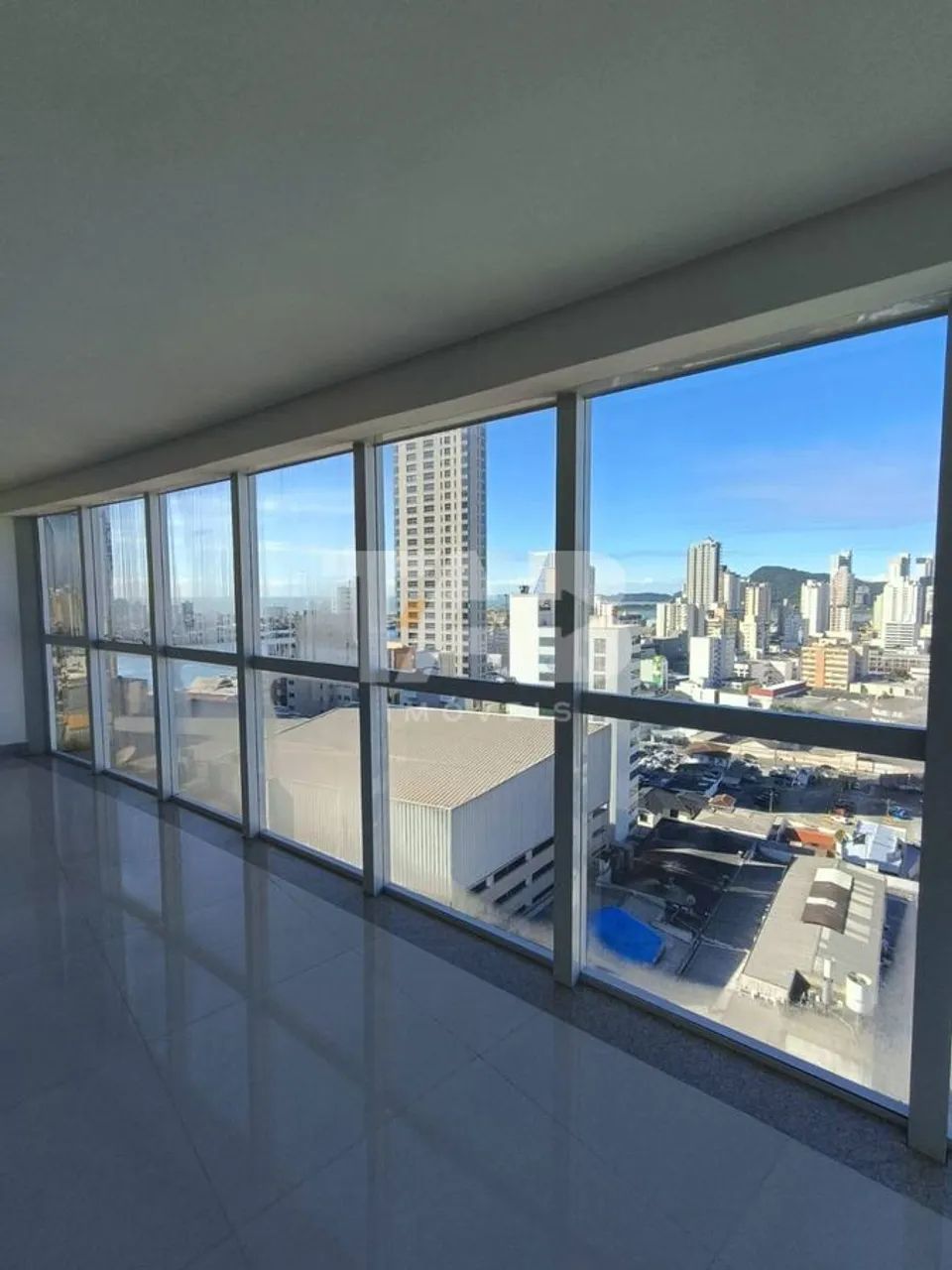 Sala comercial com 50m² para locação | Centro - Foto 2