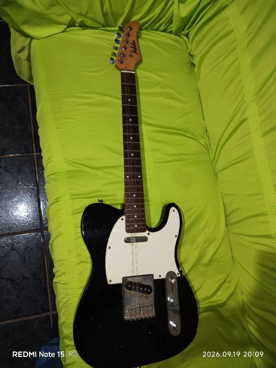 Vendo guitarra Telecaster  - Foto 2
