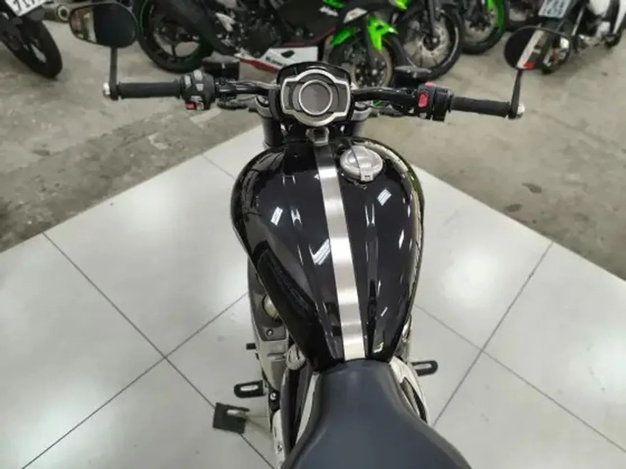 TRIUMPH ROCKET III R - Foto 3