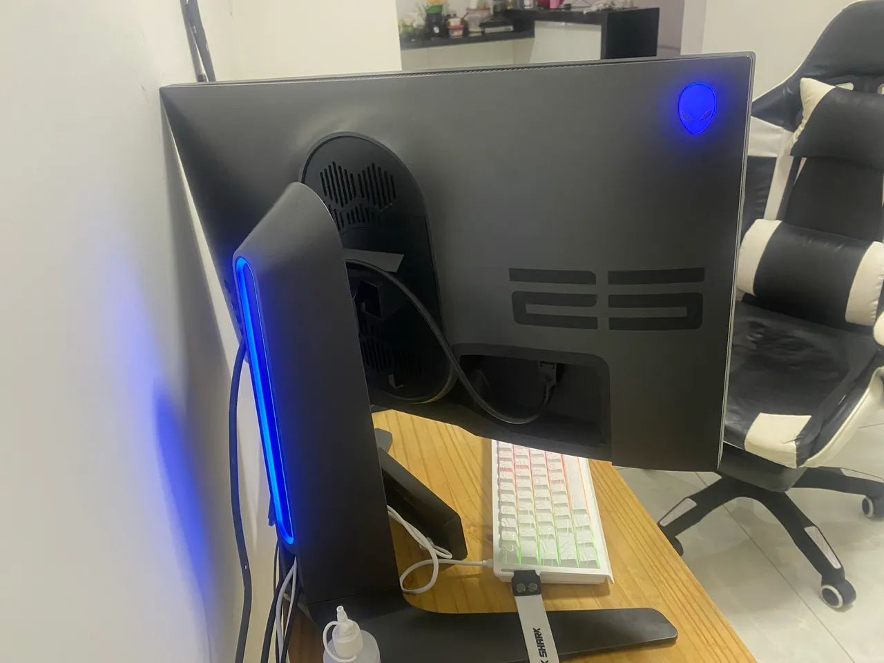 Monitor Alienware 240hz