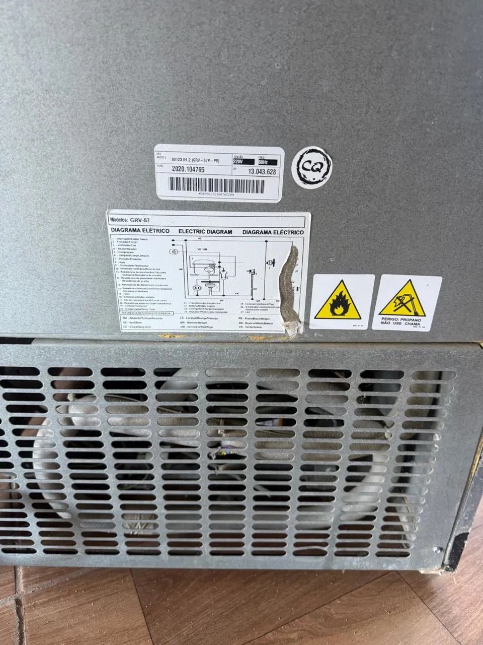 Vendo refrigerador vertical seminovo. - Geladeiras e Freezers