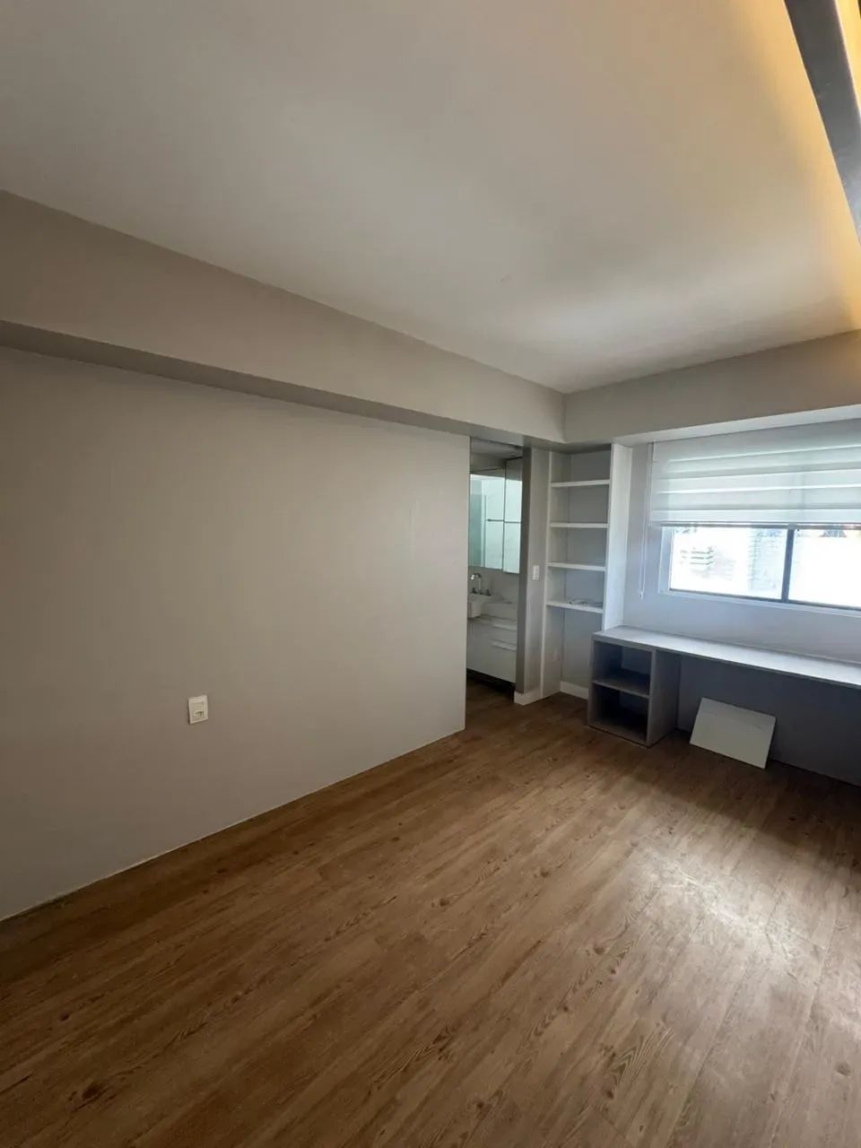 Alugo lindo apartamento na navegantes 180 m2 3 quartos com dependência de funcionária. - Foto 3