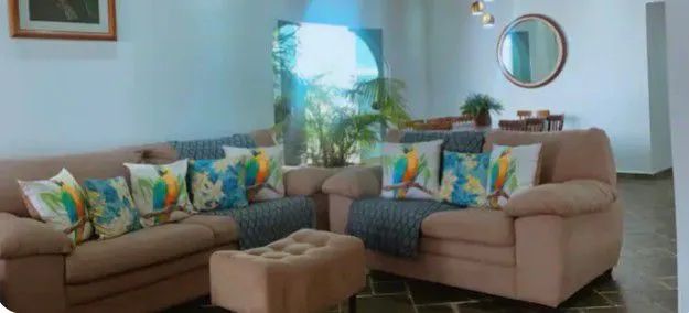 Excelente Sofás 2 e 3 Lugares com puff - Sem avarias  - Foto 2