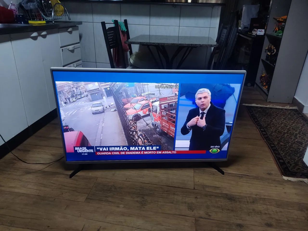 Tv LG 49 polegadas não e smart - Foto 3