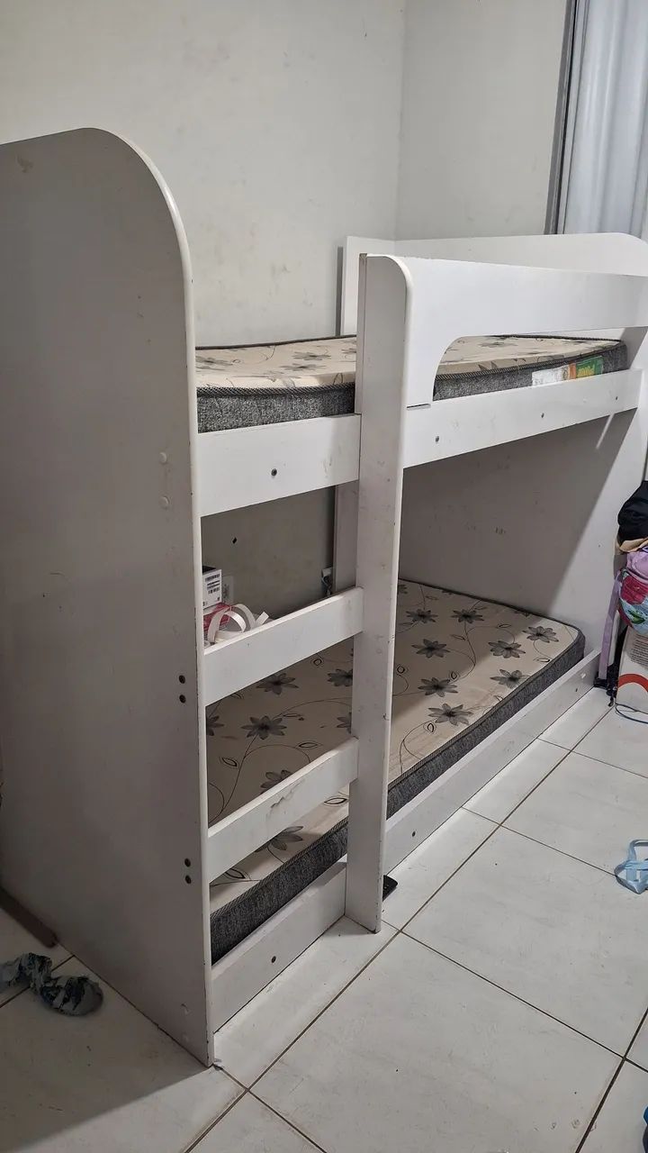Cama Beliche com prateleira 
