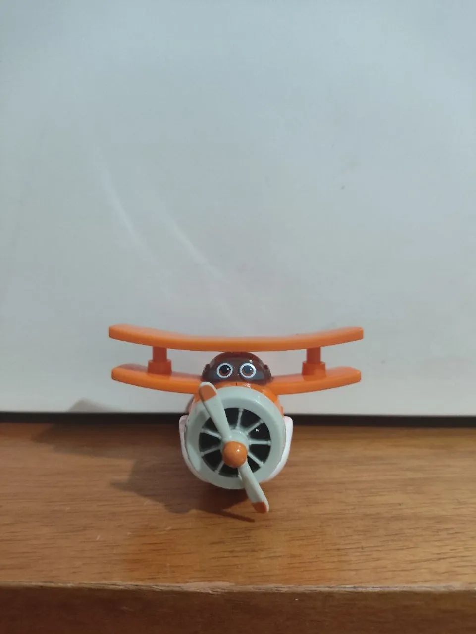 Miniatura super wings transformado grand Albert robot avião 
