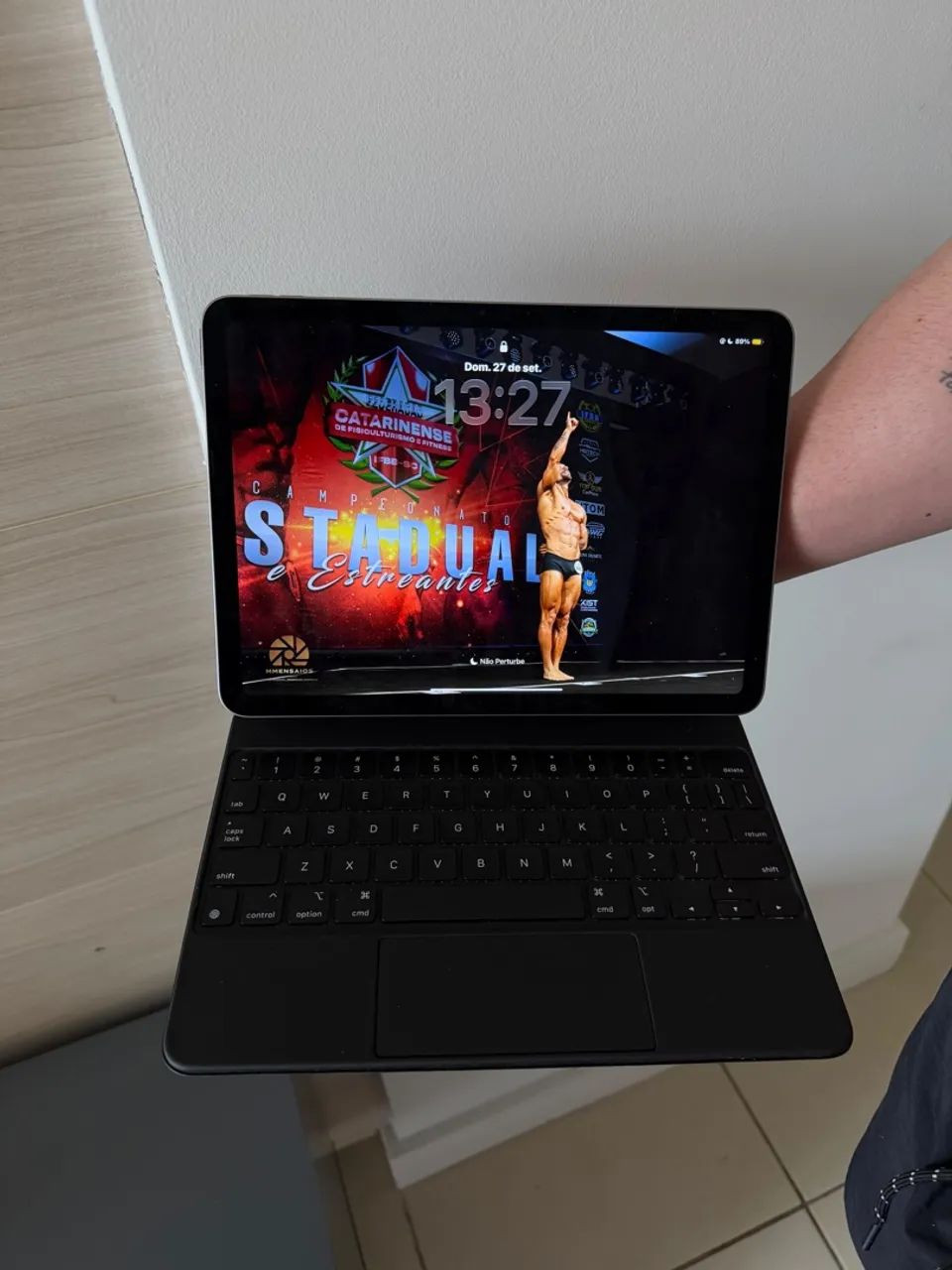 iPad Air M3 + Capa Com Teclado Original Apple GRATUITA