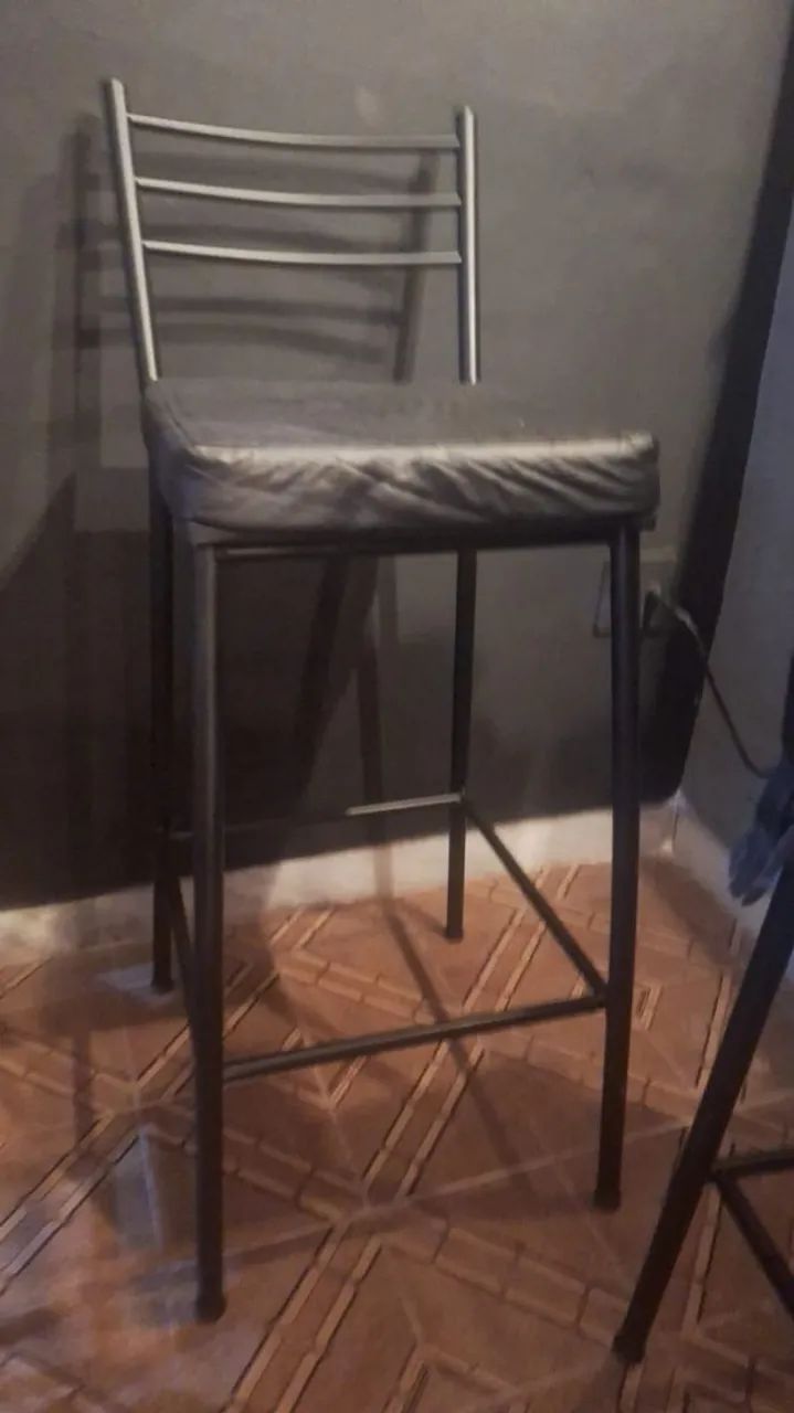 3 Banquetas em ótimo estado.  - Foto 2