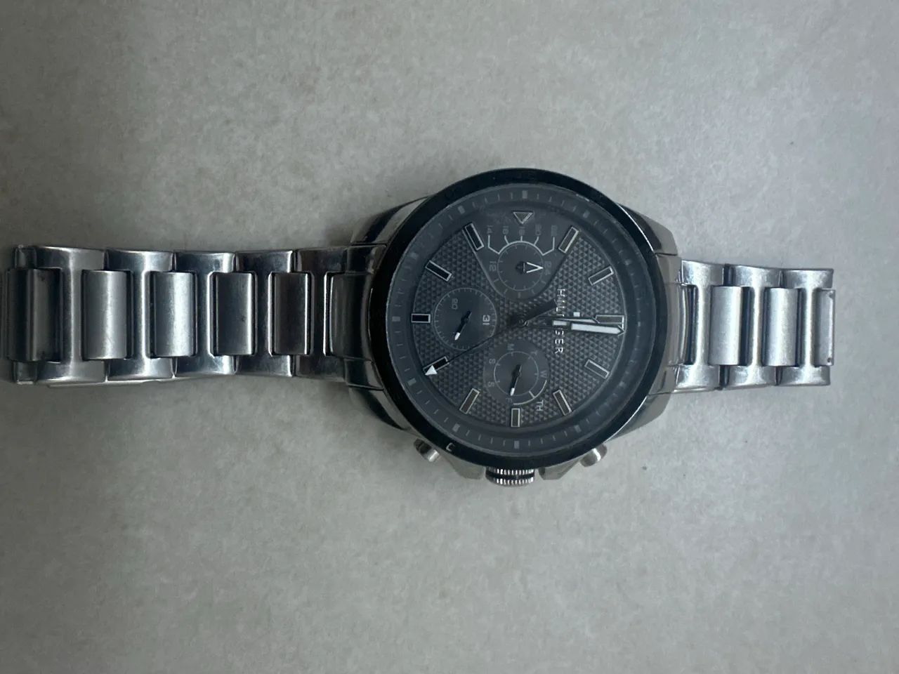 Vendo este lindo relógio   R$800