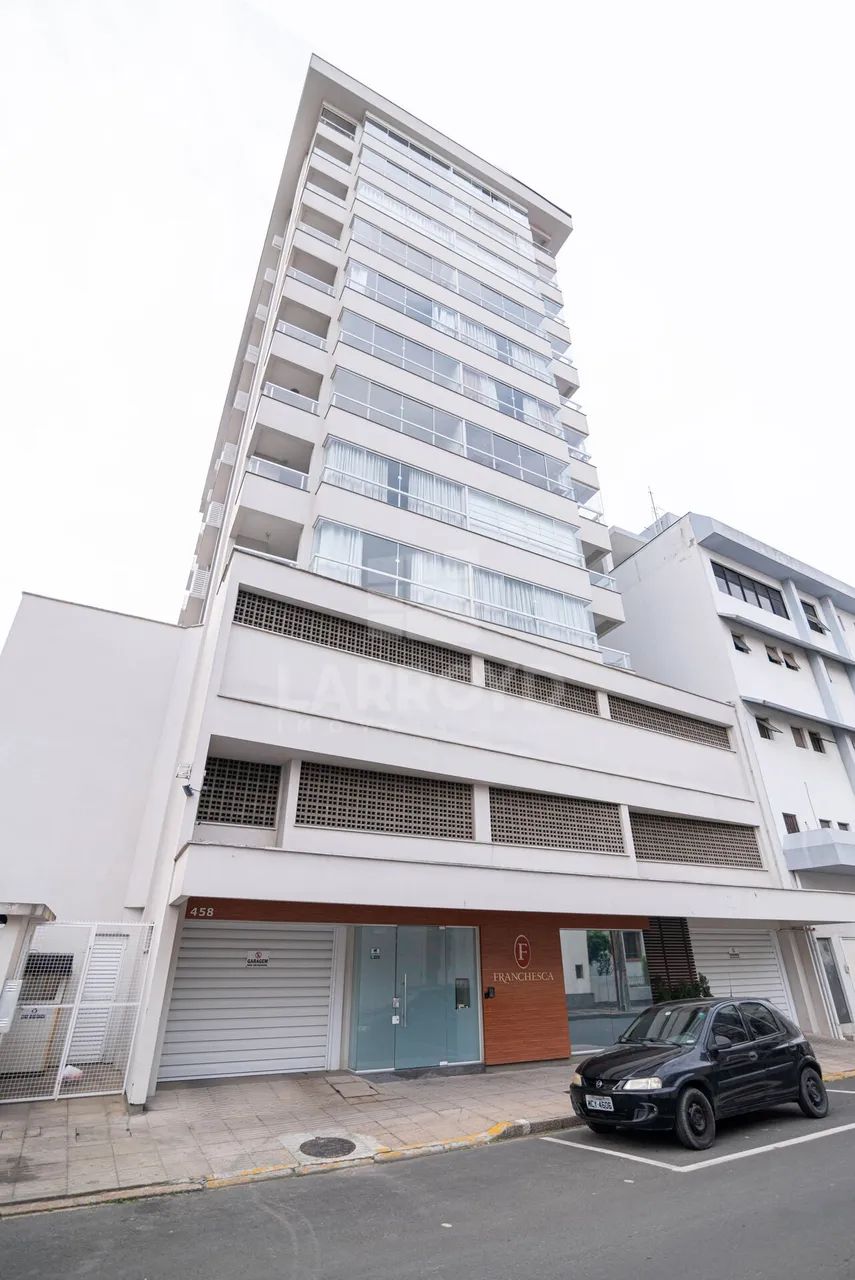Franchesca - Apartamento à venda no Residencial Franchesca com sacada e churrasqueira