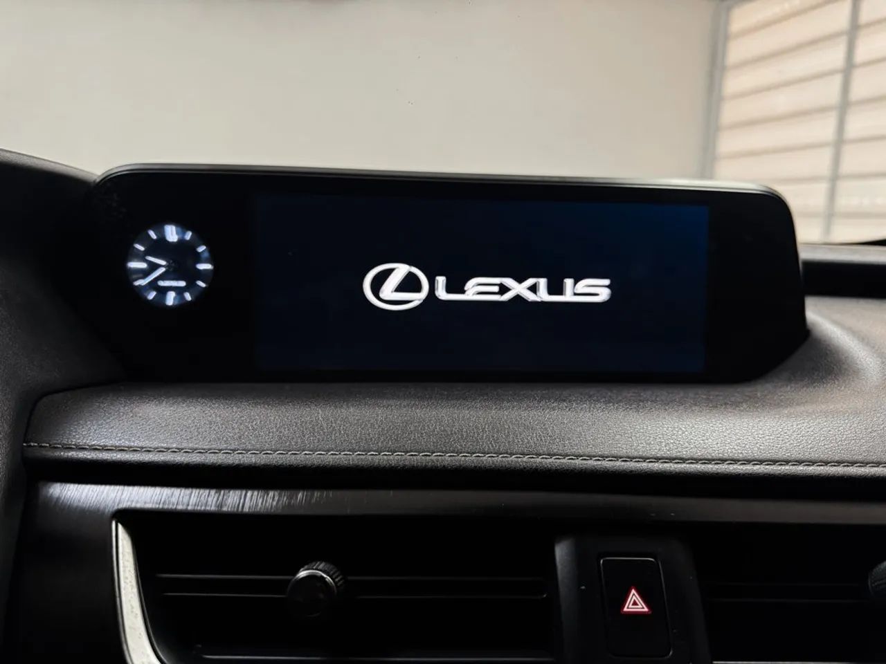 Lexus UX-250h Luxury 2.0 16V Aut.(hybrid), foto 11 de 12