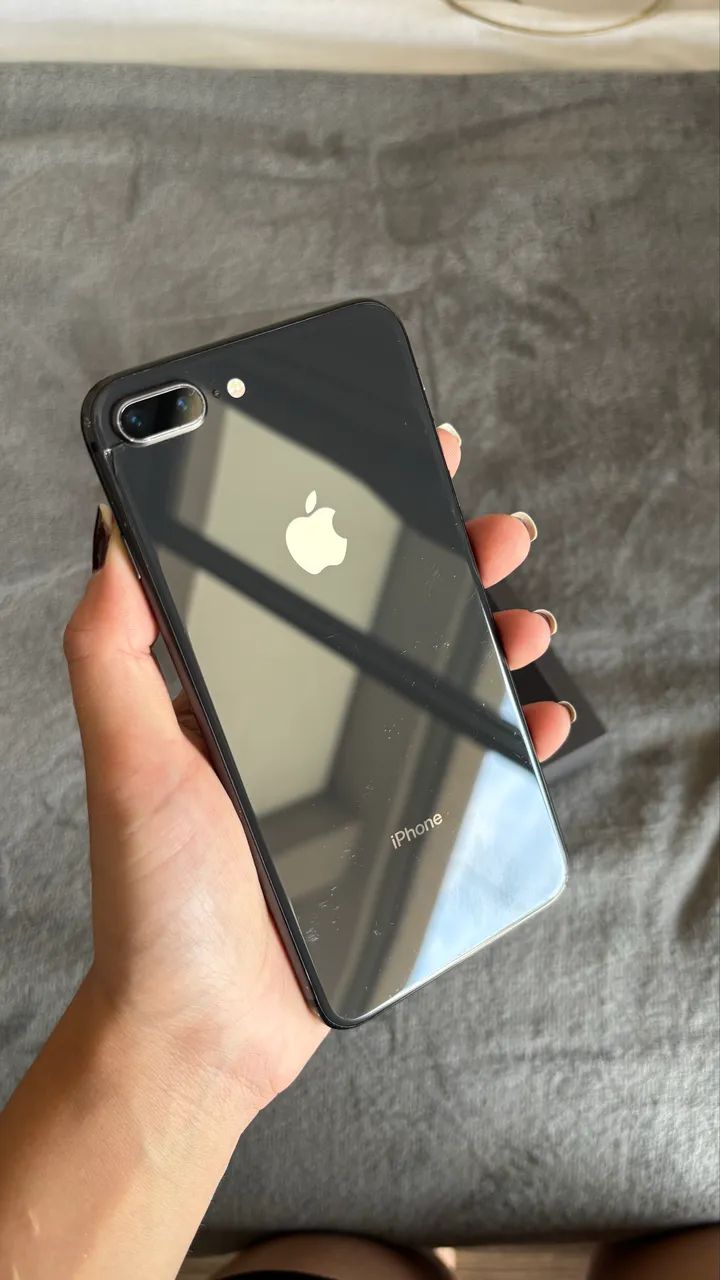 iPhone 8 Plus Space Gray 64GB - Na Caixa com Acessórios Originais