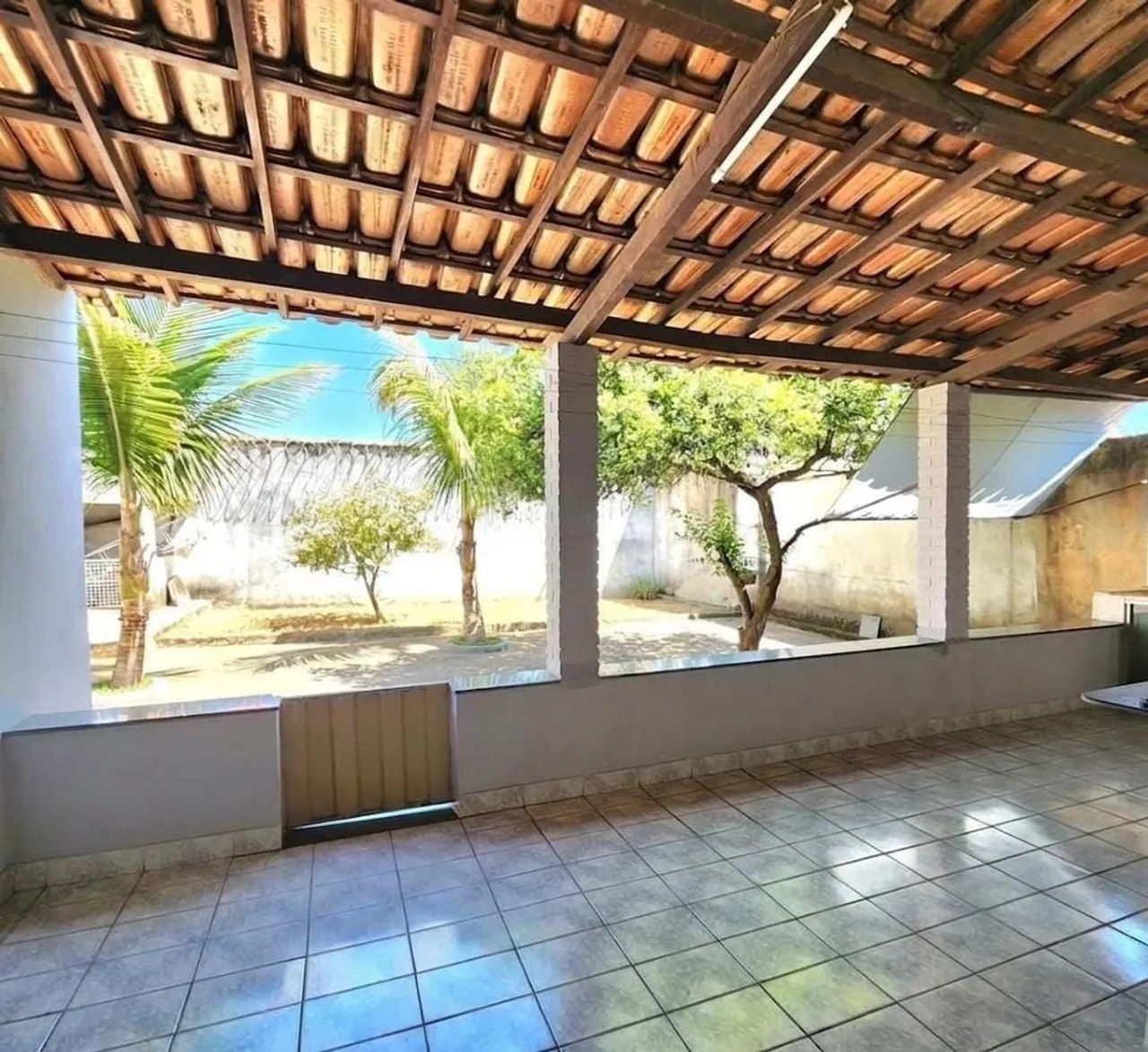 Vende-se Casa Imobiliada 3 quartos - Foto 2