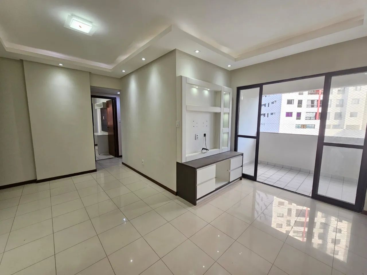 APARTAMENTO 3/4 COM SUÍTE E VARANDA NO STIEP 