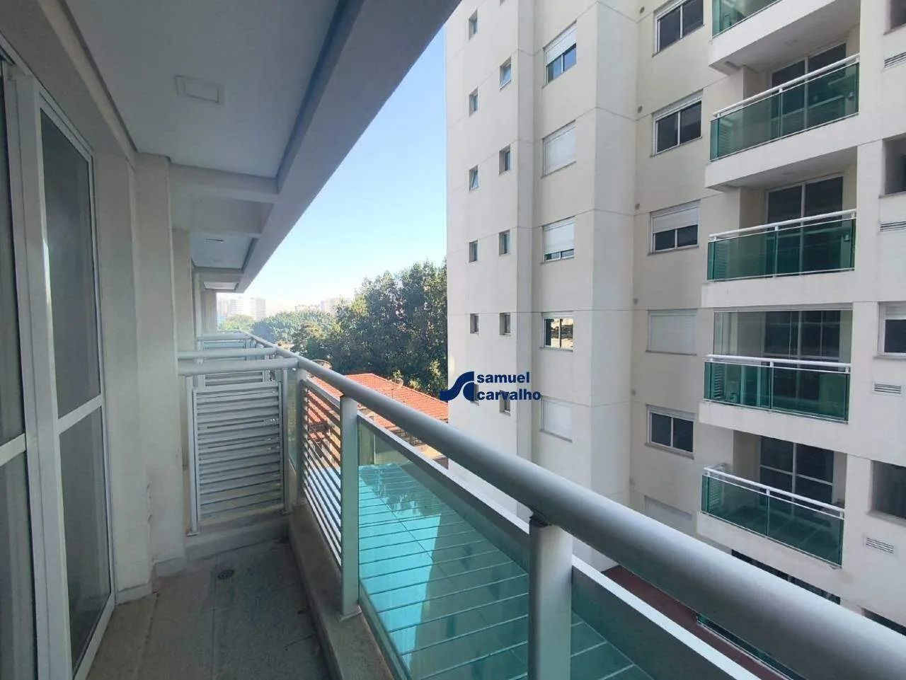 Conjunto comercial 47 m2 de área construída varanda 01 wcs 01 vaga próximo metrô barra fun