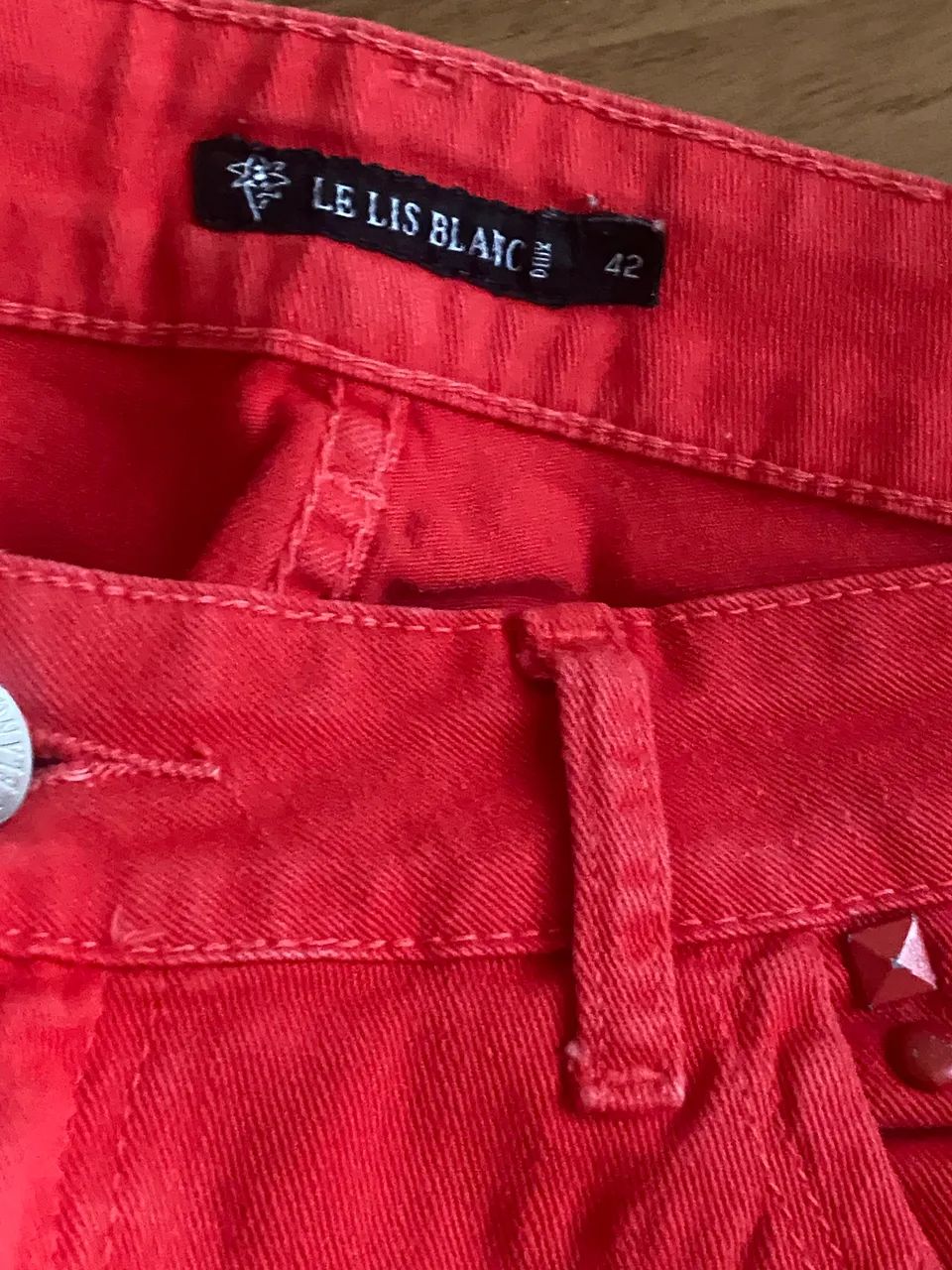 Calça le lis blanc skinny vermelha  - Foto 3