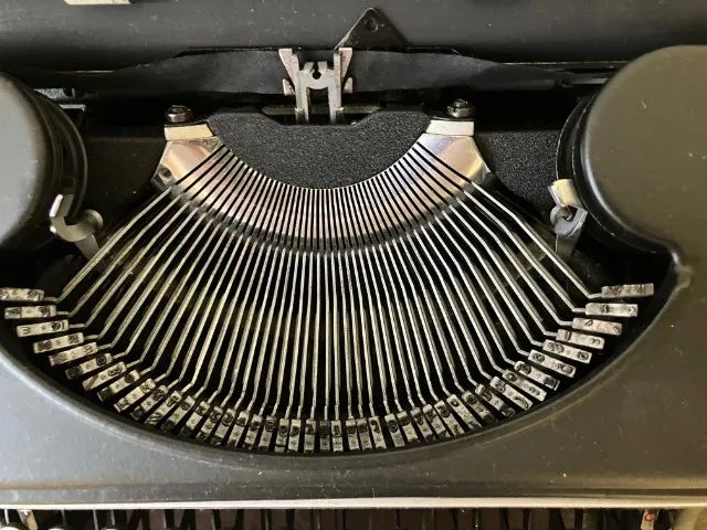 Máquina de escrever Olivetti - Itália - Foto 5