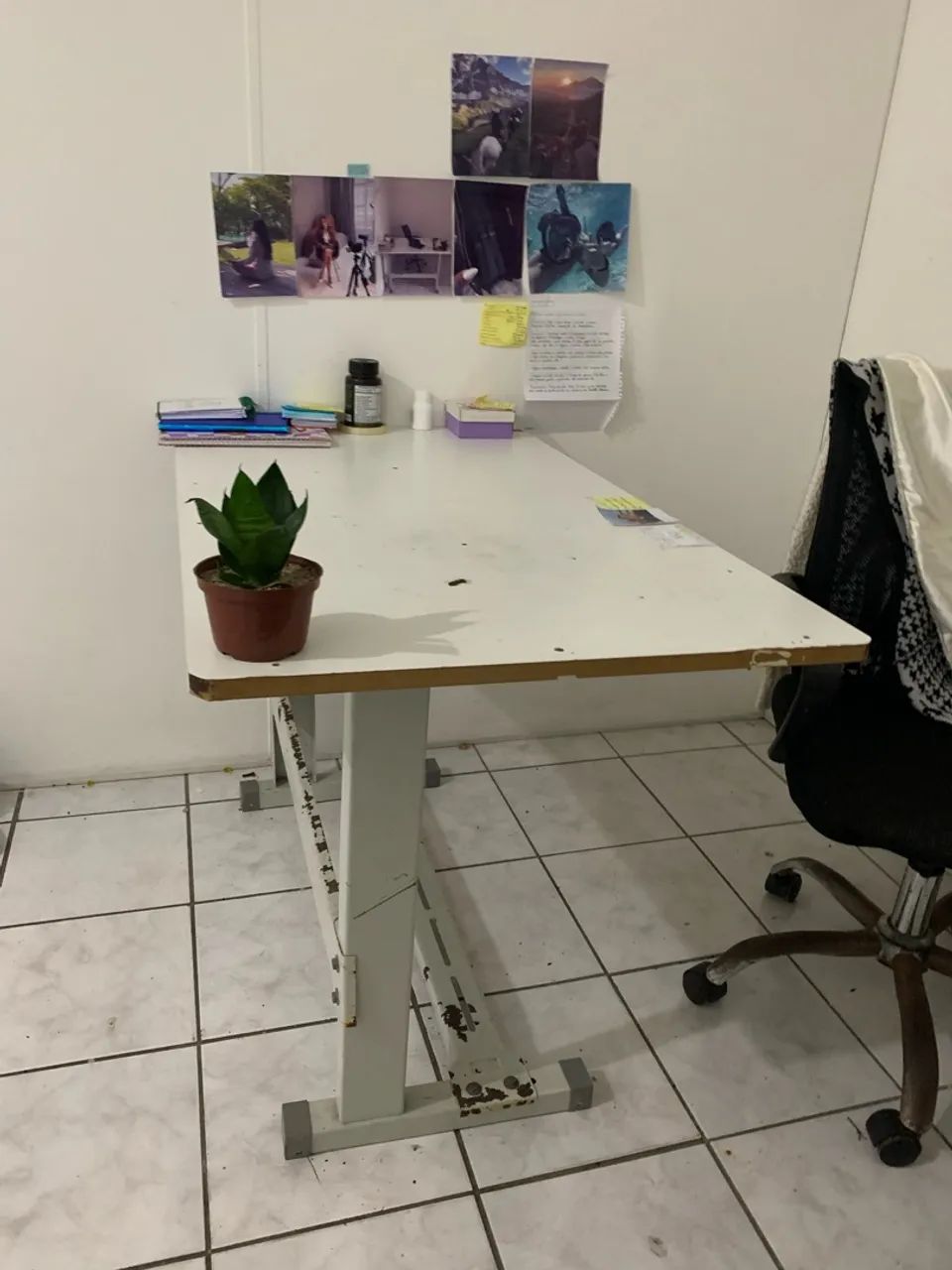 Escrivaninha/ mesa