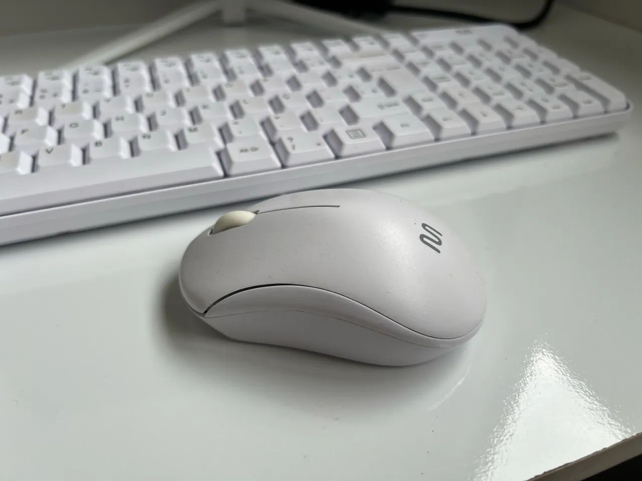 All in One Ultra Intel Celeron 4GB, Tela 23,8'', Branco - Foto 2