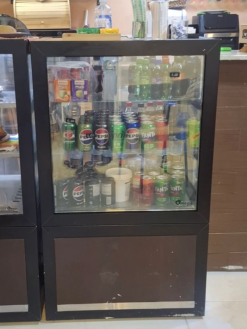 Estufa refrigerada para bebidas e doces 
