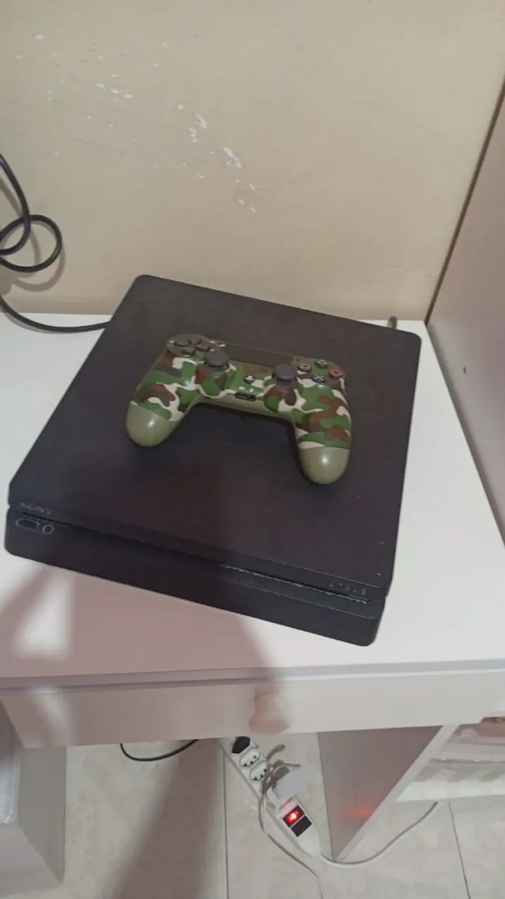 Ps4 slim 