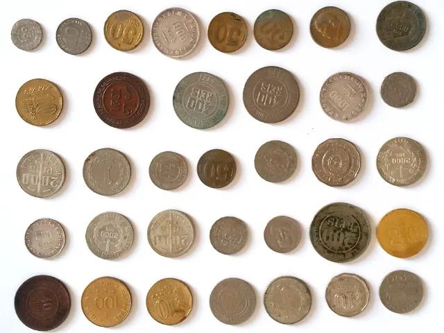 Moedas Antigas diversos anos - Foto 3