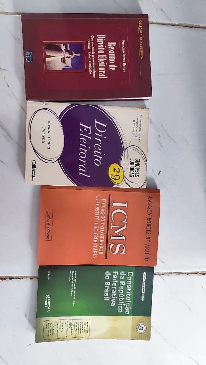 Livros em perfeito estado  - Foto 3