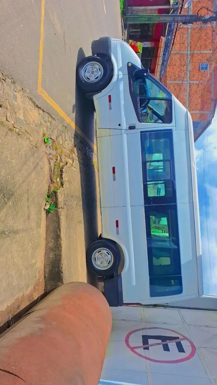 Ford transit 2.4 diesel 16 lugares - Foto 2