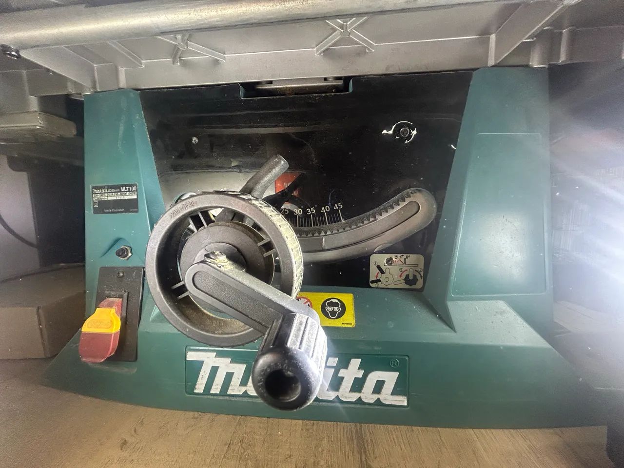 Makita MLT100 Benchtop Saw, 1500 W