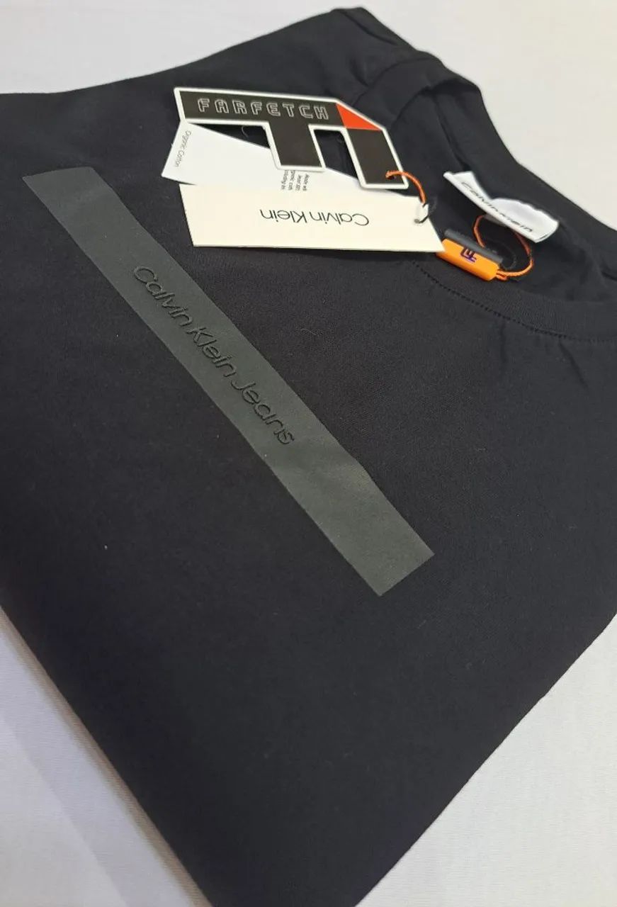 Camiseta Calvin Klein Preta - Foto 5