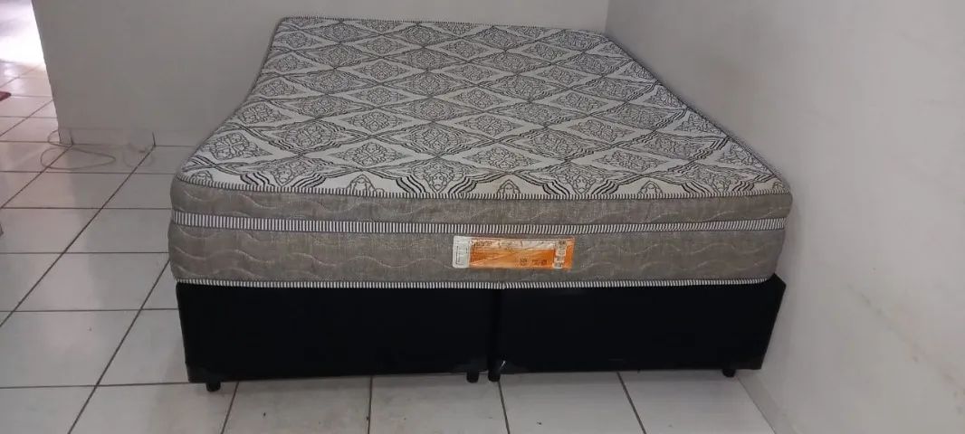 VENDA URGENTE!! Cama Quee com box - Foto 2