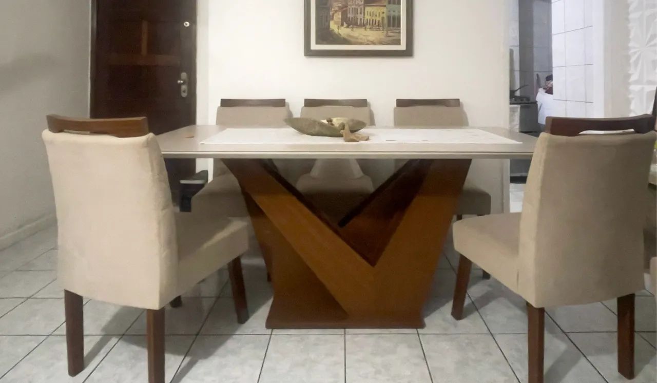 Conjunto mesa e 6 cadeiras