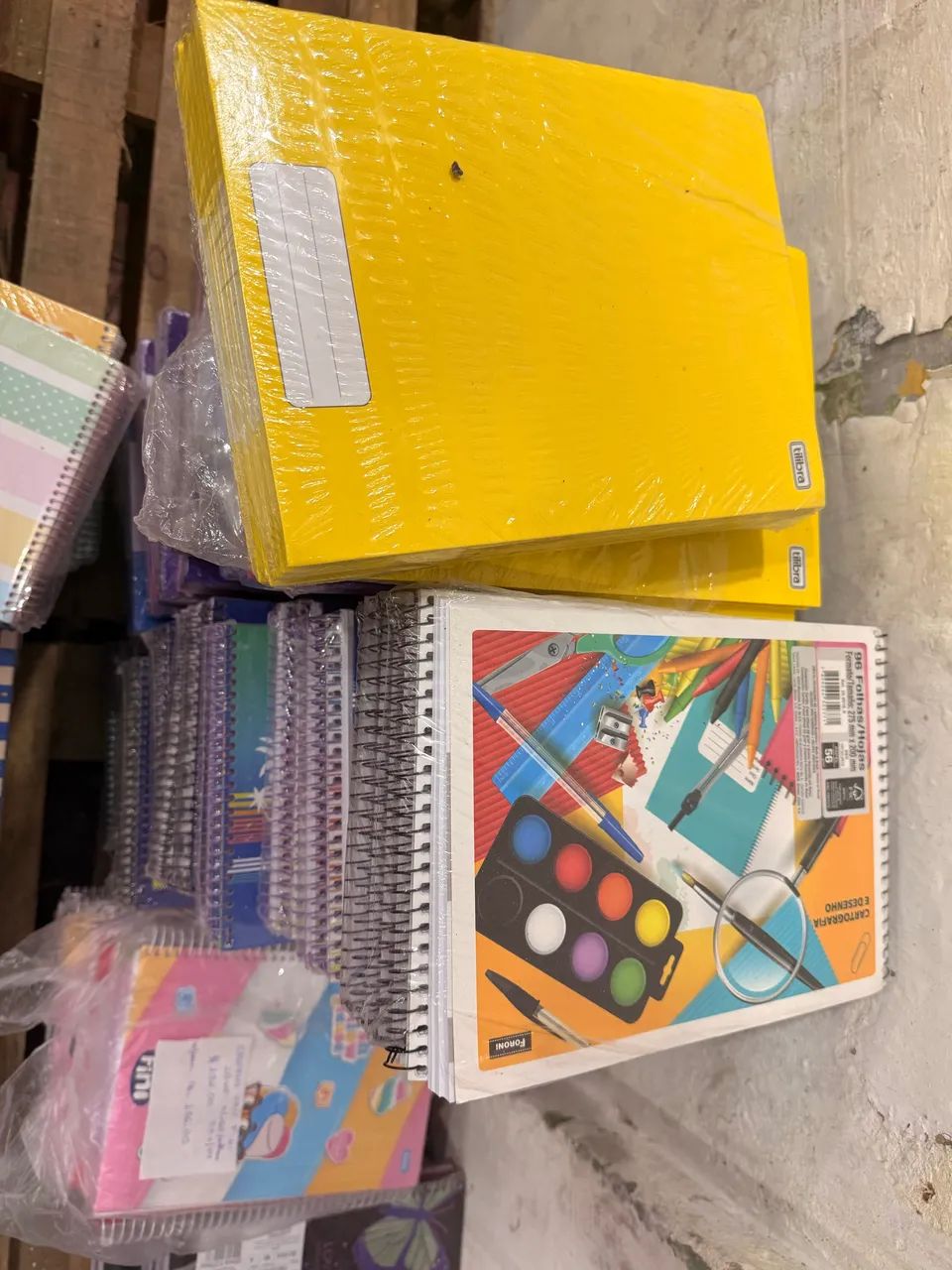 Lote de cadernos variados a preço de custo - Foto 5
