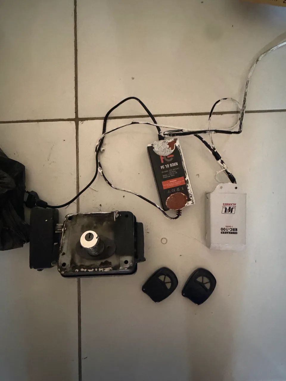 Fechadura eletrônica + receptor 