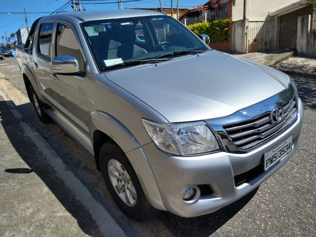 HILUX SRV 4X4 2.7 FLEX AUT 2015