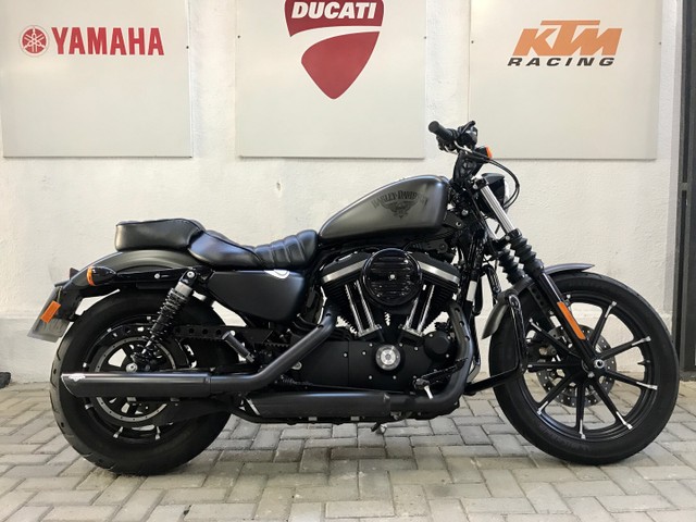 HARLEY DAVIDSON IRON 883