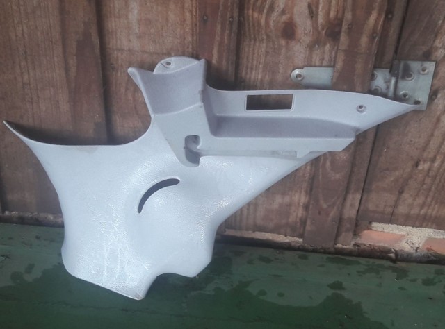 Suporte tampão bagageiro esquerdo peugeot 206,207 2 portas