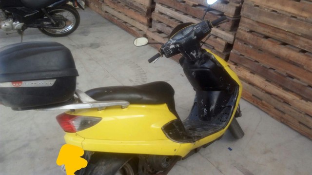 MOTO SCOOTER BURGUIMAN