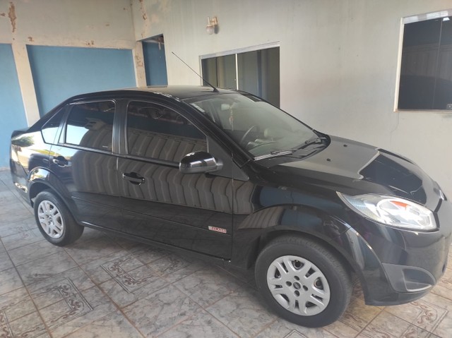 FORD FIESTA SEDA 2013 1.6