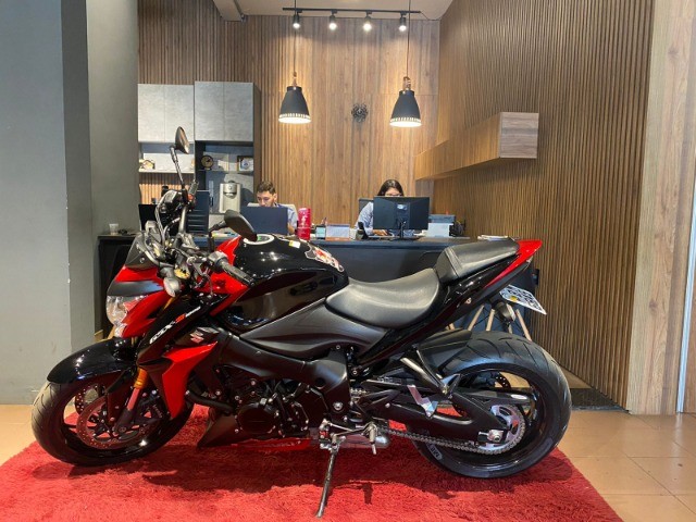SUZUKI GSX-1000  IMPECÁVEL 