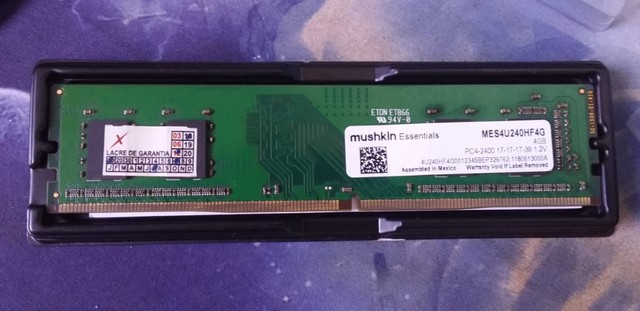Memória, DDR4, 4GB, 2400Mhz seminova