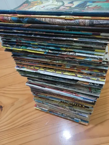 (item 214) Lote com 70 revistas do O Homem Aranha
