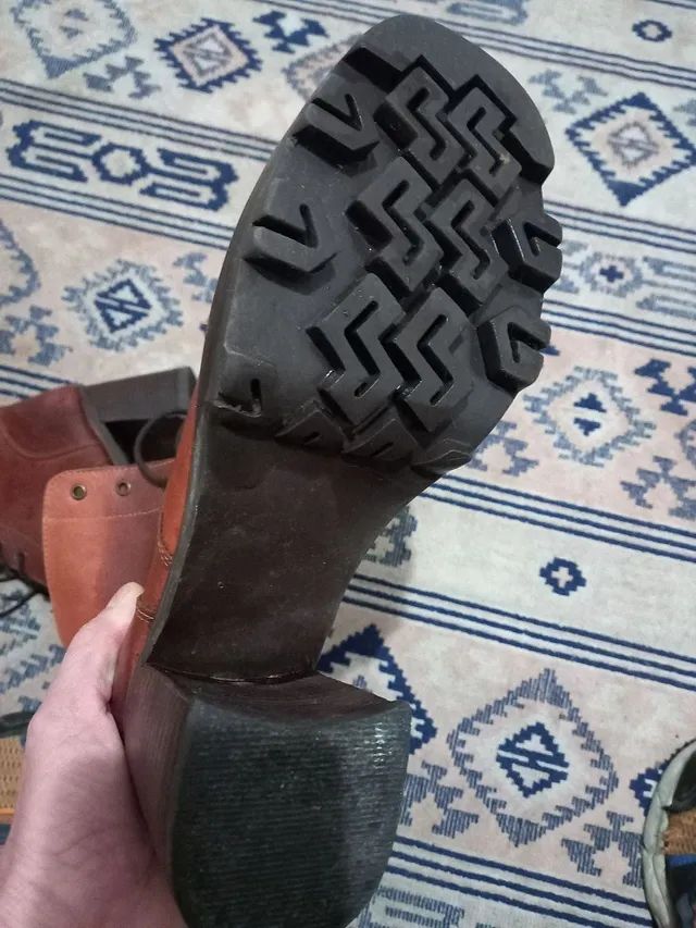Bota em couro tamanho 38 - Foto 4