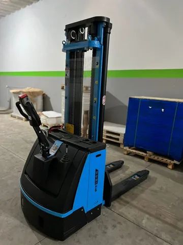 Empilhadeira elétrica elevação 4,50 m capacidade 1.600 kg tração elétrica - PT16/45-F - Foto 2