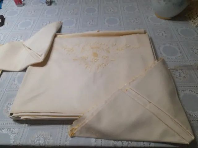 jogo de cama casal linho bordado na caixa antigo - Foto 2