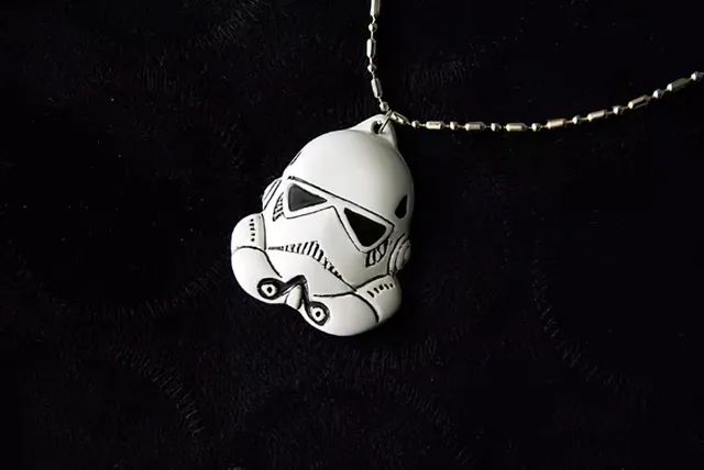 Colar Stormtrooper Star Wars Grande Branco - Foto 3
