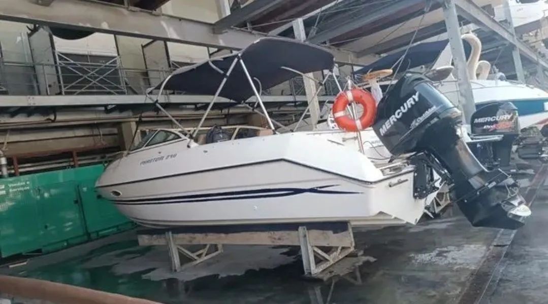 Lancha PHANTON 24pés Cabinada OPTMAX MERCURY 225HP - Barcos e aeronaves ...