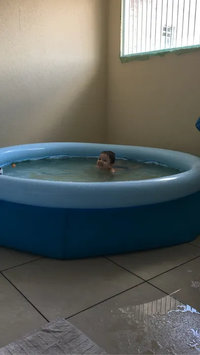 Piscina inflável 2490L