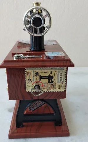 Brinquedo Caixinha de Musica Maquina de Costura - Foto 3